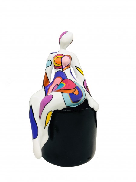Lady Eva sitting on black Base 18x12cm white Color B